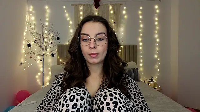 Real cutie1 online show from 01-06-26, 01:48