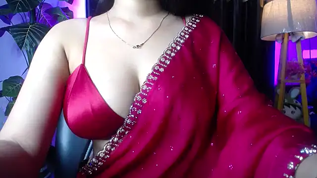 Snapshot of kiara_1122 chatting on 06-20-26, 10:48 kiara 1122 online show from 06-20-26, 10:48