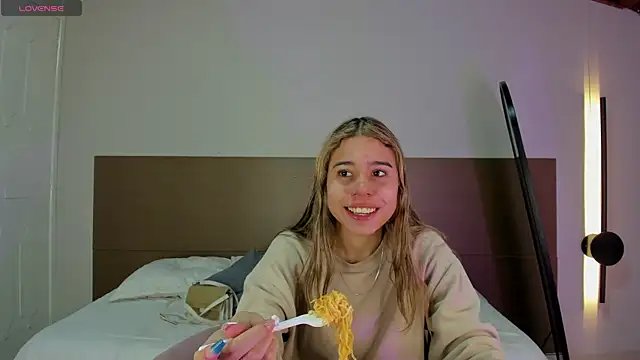 Rachell criss online show from 05-15-26, 04:10