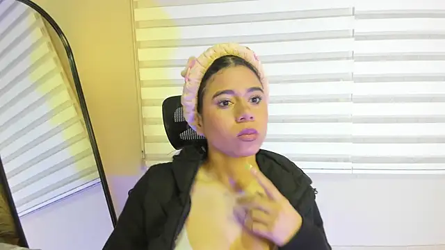 Rachell criss online show from 11-14-25, 04:05