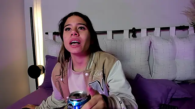 Rachell criss online show from 03-25-26, 04:34