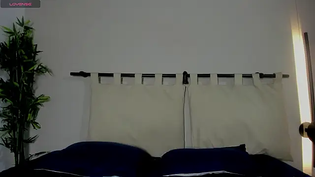 Rachell criss online show from 02-12-26, 04:23