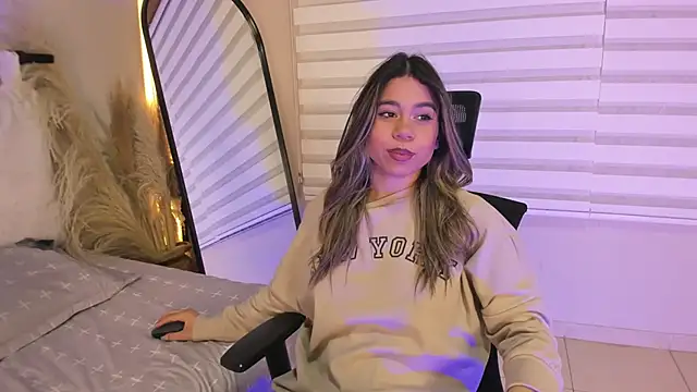 Rachell criss online show from 11-13-25, 03:43