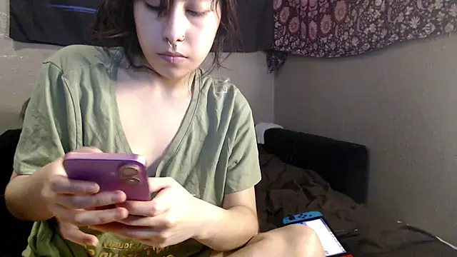 Snapshot of London_Ray chatting on 05-29-26, 12:38 London Ray online show from 05-29-26, 12:38