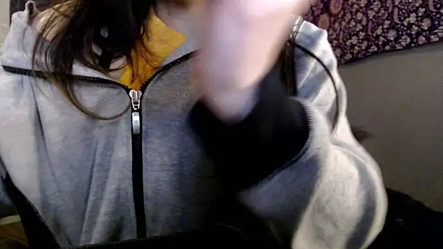 Snapshot of London_Ray chatting on 05-15-26, 02:20 London Ray online show from 05-15-26, 02:20