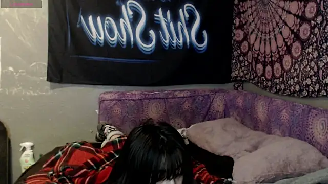 Snapshot of London_Ray chatting on 09-12-25, 09:42 London Ray online show from 09-12-25, 09:42