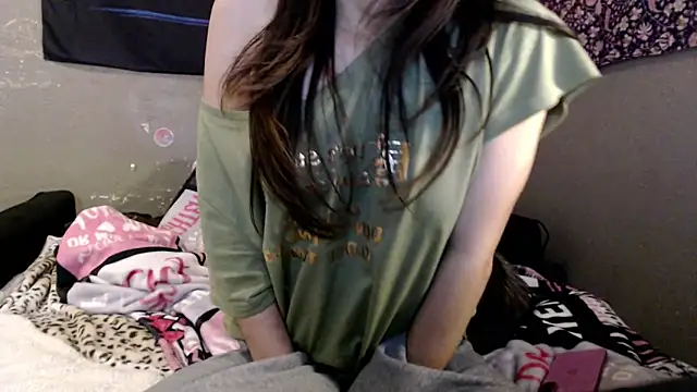 Snapshot of London_Ray chatting on 05-10-26, 12:36 London Ray online show from 05-10-26, 12:36