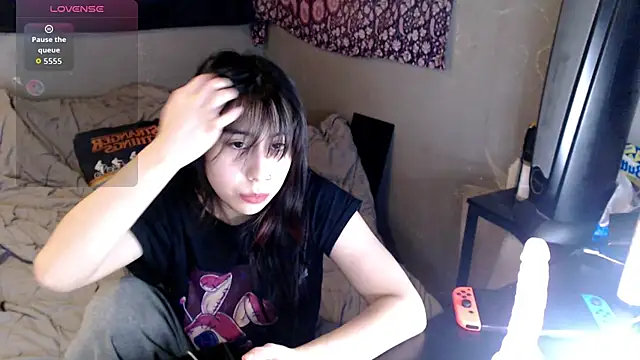 London Ray online show from 12-18-25, 05:01