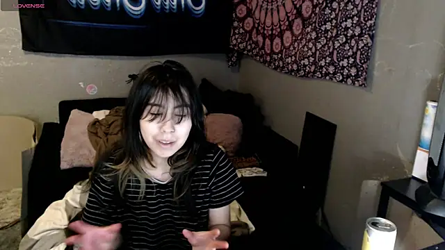Snapshot of London_Ray chatting on 10-23-25, 03:16 London Ray online show from 10-23-25, 03:16