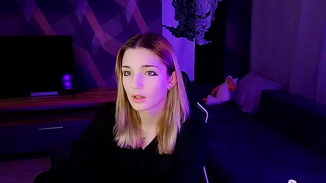 Sandy Belle online show from 09-16-25, 07:04