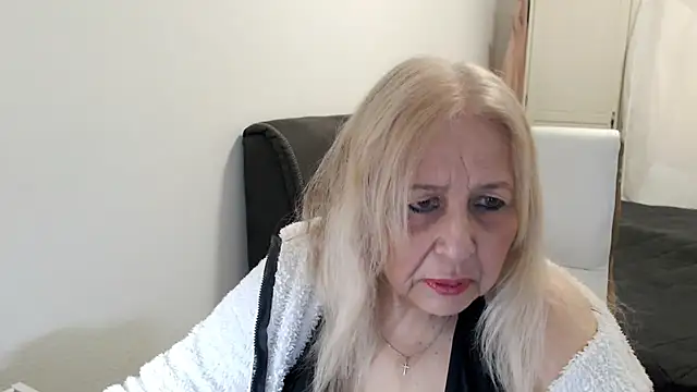 Snapshot of SusiLifeXXX chatting on 05-19-26, 07:32 SusiLifeXXX online show from 05-19-26, 07:32