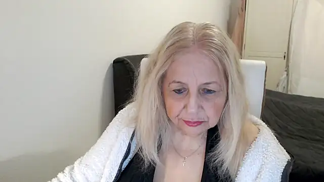 Snapshot of SusiLifeXXX chatting on 05-20-26, 08:06 SusiLifeXXX online show from 05-20-26, 08:06