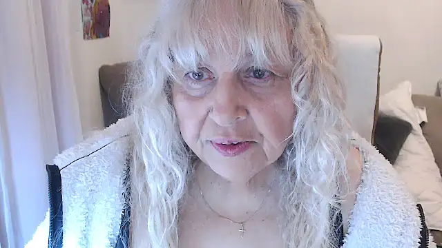 SusiLifeXXX online show from 11-19-25, 08:20