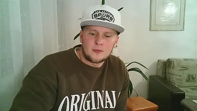 Dartanjanas13 online show from 12-05-25, 09:34