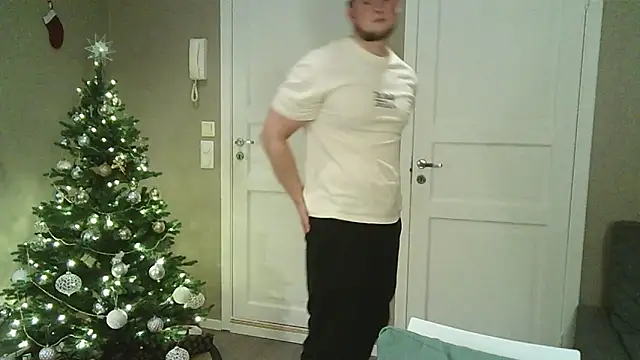 Dartanjanas13 online show from 12-18-25, 05:06