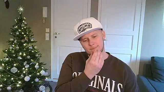 Dartanjanas13 online show from 12-21-25, 12:40