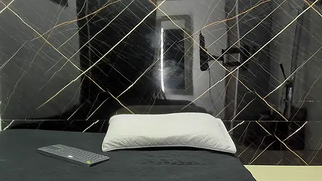 Snapshot of _Axel_09 chatting on 04-09-26, 06:19 Axel 09 online show from 04-09-26, 06:19