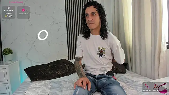 Snapshot of JackAndRosse_ chatting on 01-16-26, 01:37 JackAndRosse online show from 01-16-26, 01:37