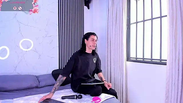 Snapshot of JackAndRosse_ chatting on 02-17-26, 02:03 JackAndRosse online show from 02-17-26, 02:03