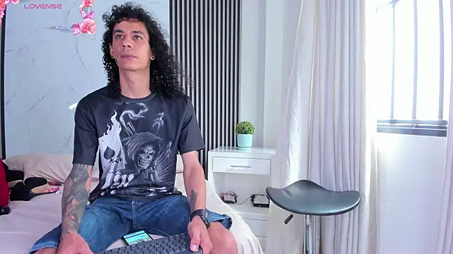 JackAndRosse  online show from 04-11-26, 02:43