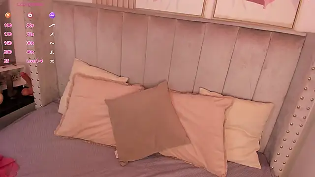 Snapshot of Seshat_Hitt chatting on 11-27-25, 03:07 Seshat Hitt online show from 11-27-25, 03:07