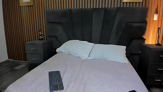 Snapshot of kileyyHot chatting on 10-12-25, 06:48 kileyyHot online show from 10-12-25, 06:48