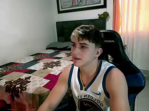 Justin trevor1 online show from 06-19-26, 10:36