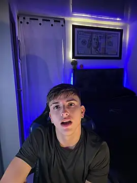 Justin trevor1 online show from 04-14-26, 12:48