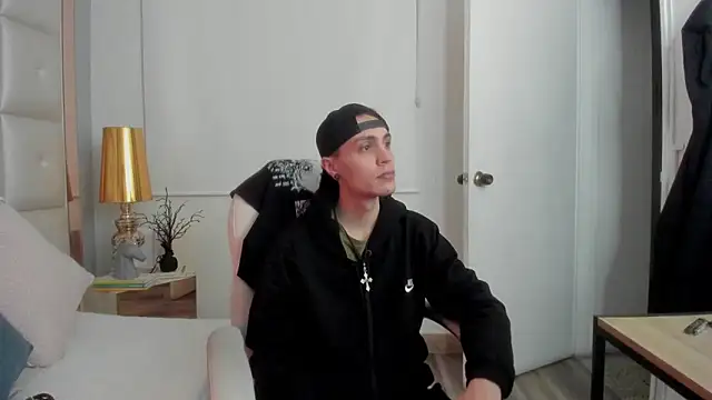 dark sun302 online show from 12-18-25, 03:44