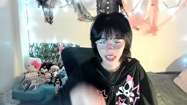 Snapshot of dolliette24 chatting on 10-14-25, 02:12 dolliette24 online show from 10-14-25, 02:12
