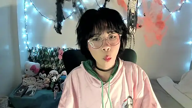 Snapshot of dolliette24 chatting on 10-12-25, 02:13 dolliette24 online show from 10-12-25, 02:13