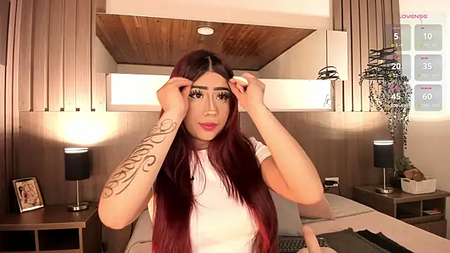 Snapshot of Violet_carson chatting on 04-17-26, 01:14 Violet carson online show from 04-17-26, 01:14
