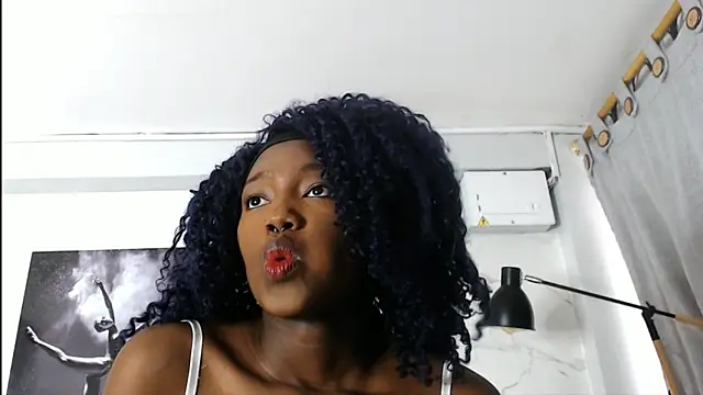 Evaa 18 online show from 12-19-25, 05:48