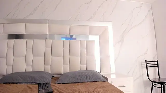 Snapshot of Maia_Park chatting on 01-12-26, 01:51 Maia Park online show from 01-12-26, 01:51