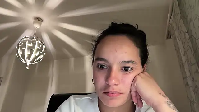 Maia Park online show from 04-11-26, 08:56