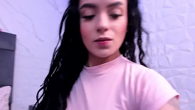 Snapshot of Maia_Park chatting on 10-29-25, 12:15 Maia Park online show from 10-29-25, 12:15