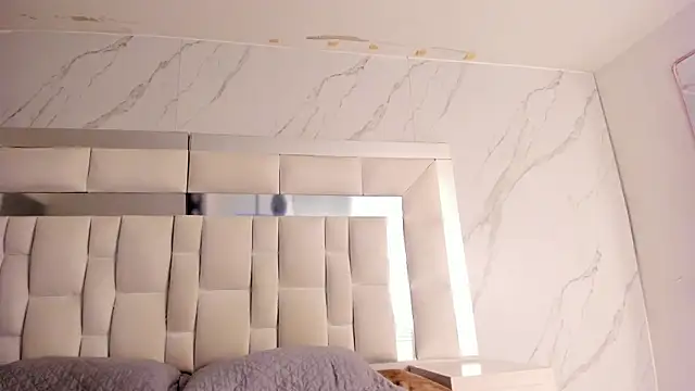 Snapshot of Maia_Park chatting on 01-09-26, 12:12 Maia Park online show from 01-09-26, 12:12