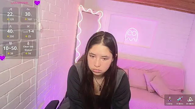 Snapshot of Luaxury_tay chatting on 09-20-25, 03:22 Luaxury tay online show from 09-20-25, 03:22