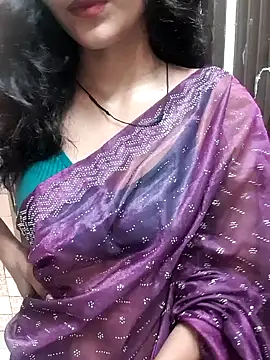 Snapshot of Raj-kumari chatting on 09-15-25, 04:40 Raj-kumari online show from 09-15-25, 04:40