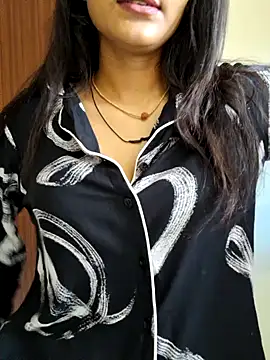 Snapshot of Raj-kumari chatting on 05-28-26, 05:59 Raj-kumari online show from 05-28-26, 05:59