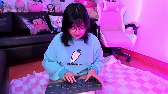 Snapshot of Lolii_Zoe chatting on 11-30-25, 08:31 Lolii Zoe online show from 11-30-25, 08:31