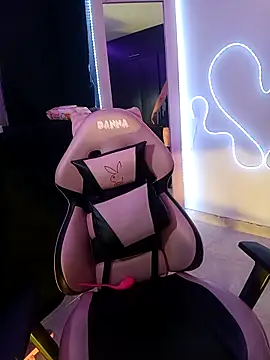 Danniela20 online show from 10-31-25, 11:11