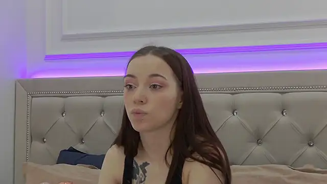 Snapshot of ZoeyNeal chatting on 02-22-26, 02:08 ZoeyNeal online show from 02-22-26, 02:08