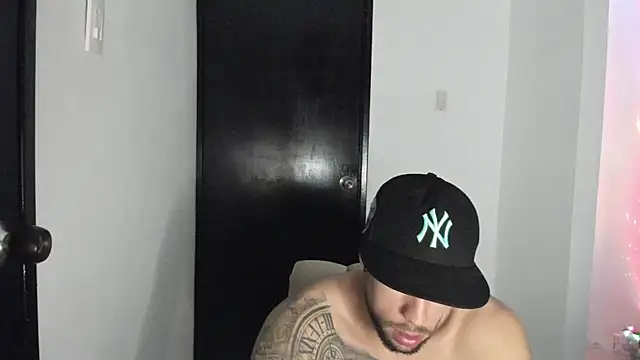 Snapshot of ThiagoLugo chatting on 07-14-26, 04:39 ThiagoLugo online show from 07-14-26, 04:39