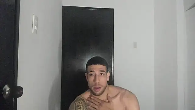 Snapshot of ThiagoLugo chatting on 06-27-26, 03:34 ThiagoLugo online show from 06-27-26, 03:34