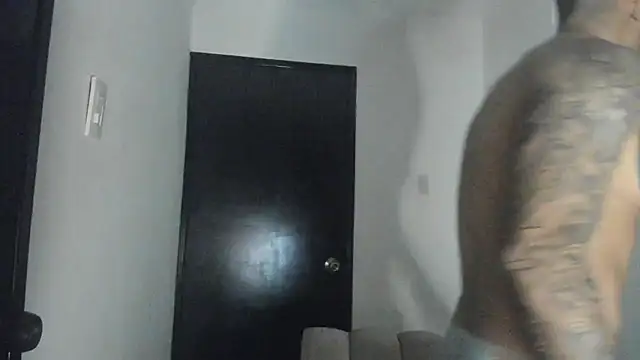 Snapshot of ThiagoLugo chatting on 06-26-26, 05:57 ThiagoLugo online show from 06-26-26, 05:57