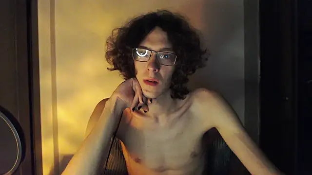 LovesomeCookie online show from 05-18-26, 07:51