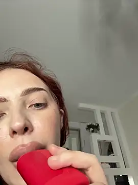 Hannah xBaby online show from 10-26-25, 01:11