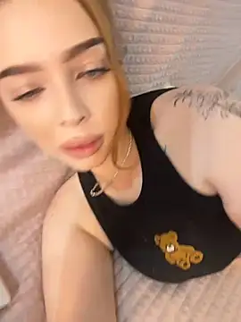 Hannah xBaby online show from 07-08-26, 08:04