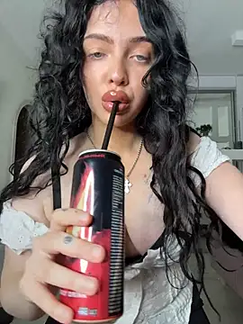 Hannah xBaby online show from 10-31-25, 12:02